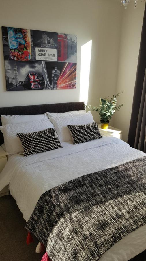 City Centre 1 Bed Apartment With Free On Site Parking With Cctv By Lets Relocations Бірмінгем Екстер'єр фото
